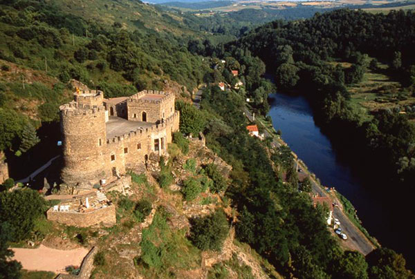 Chateau de Chouvigny - gorges de la Sioule