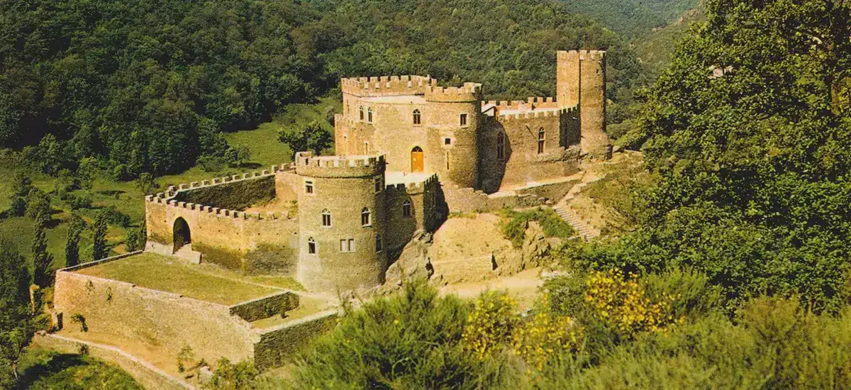 chateau-de-chouvigny Aqua canoë dans les gorges de la Sioule